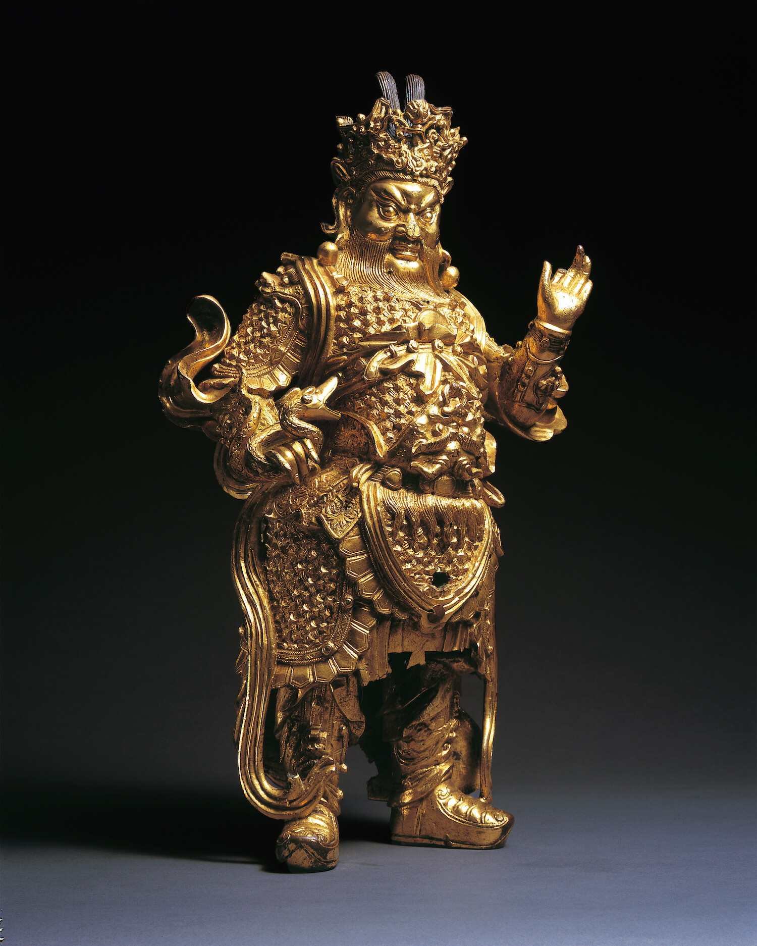 B3-2、3平養居＿15世紀 銅鎏金西方廣目天王。圖 / 台北文華藝術博覽會提供