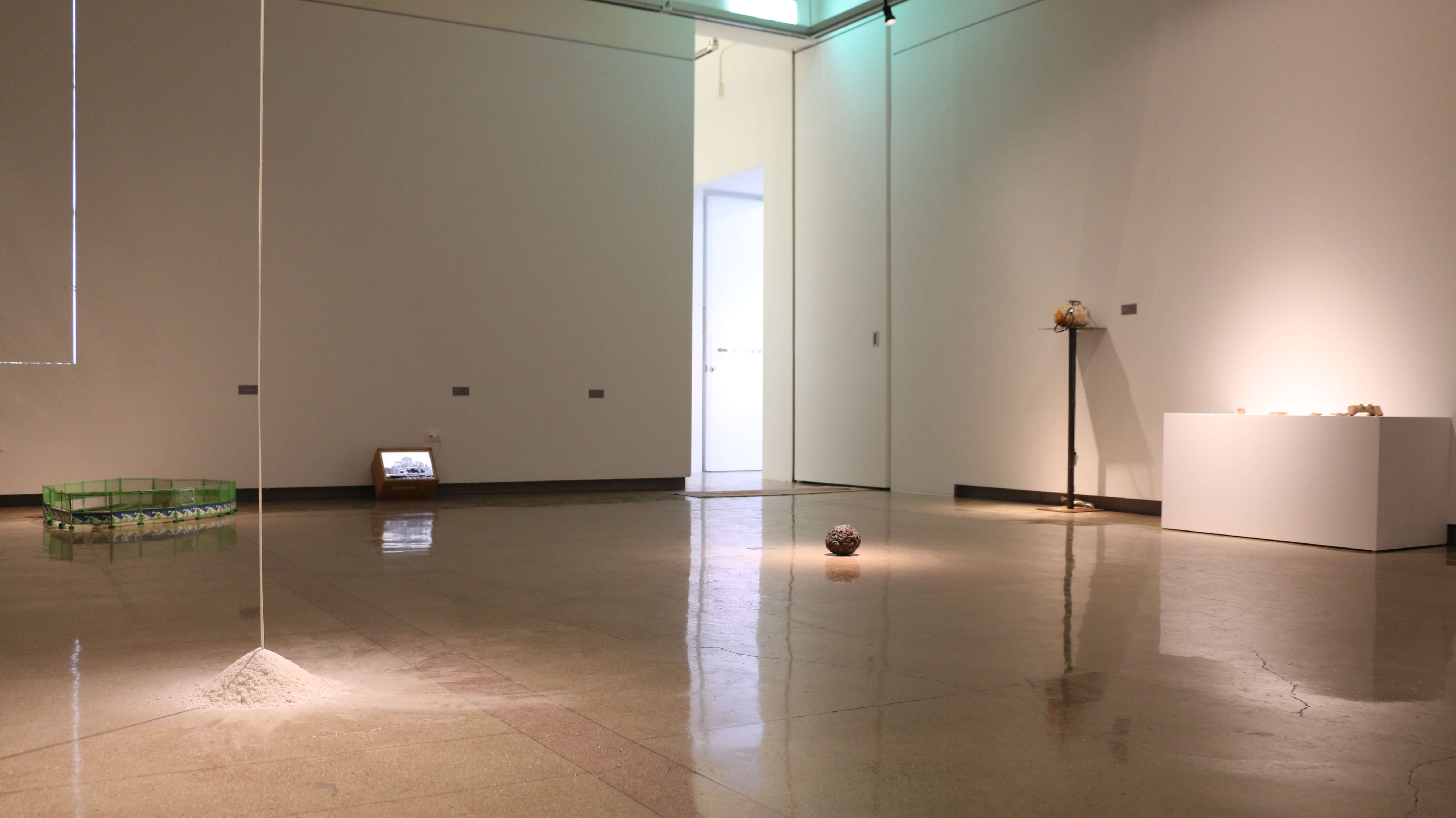 宜蘭美術館202展覽室。圖 / 國際袖珍雕塑展提供