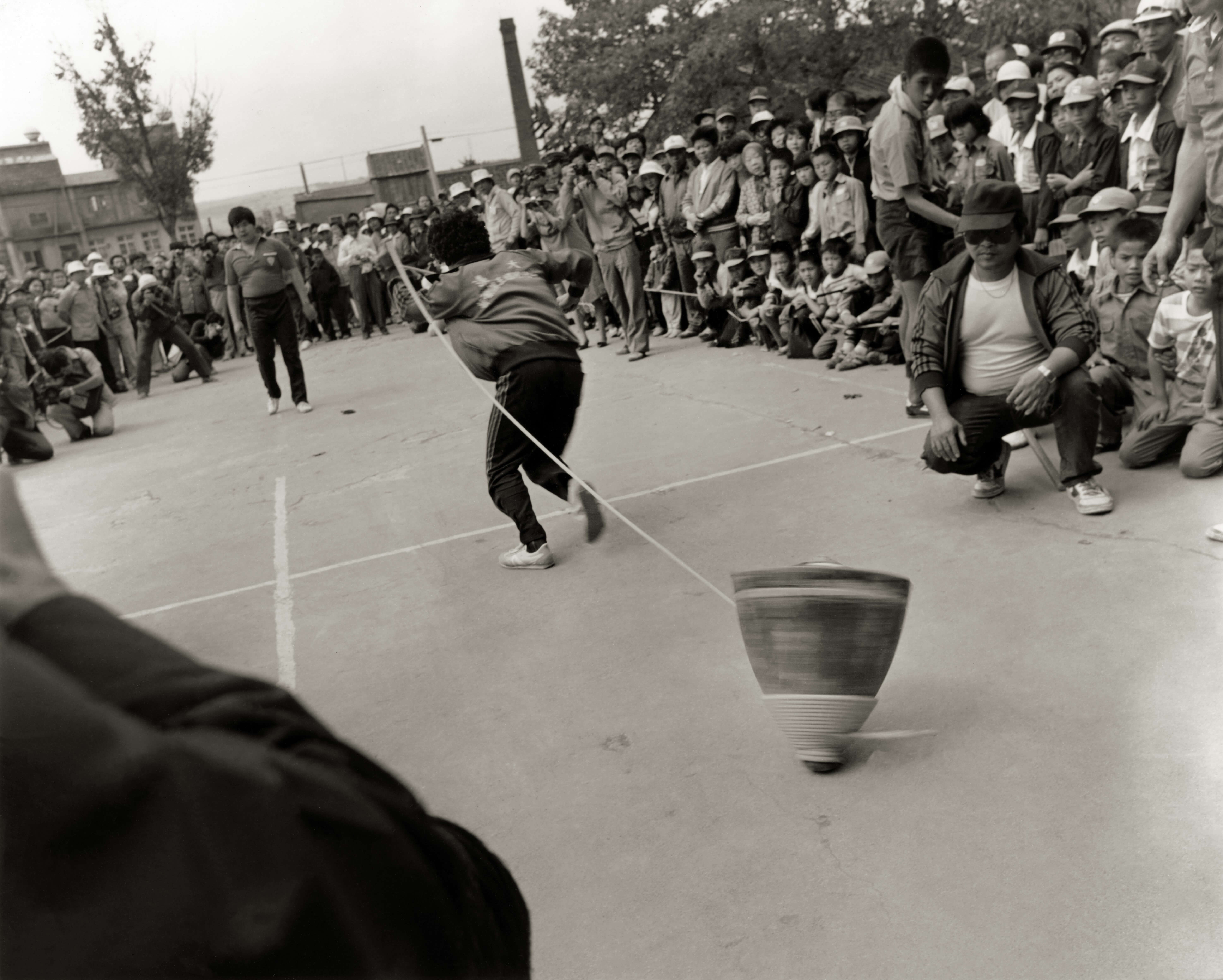 〈打極樂仔〉，桃園龍潭，1983，葉裁攝。