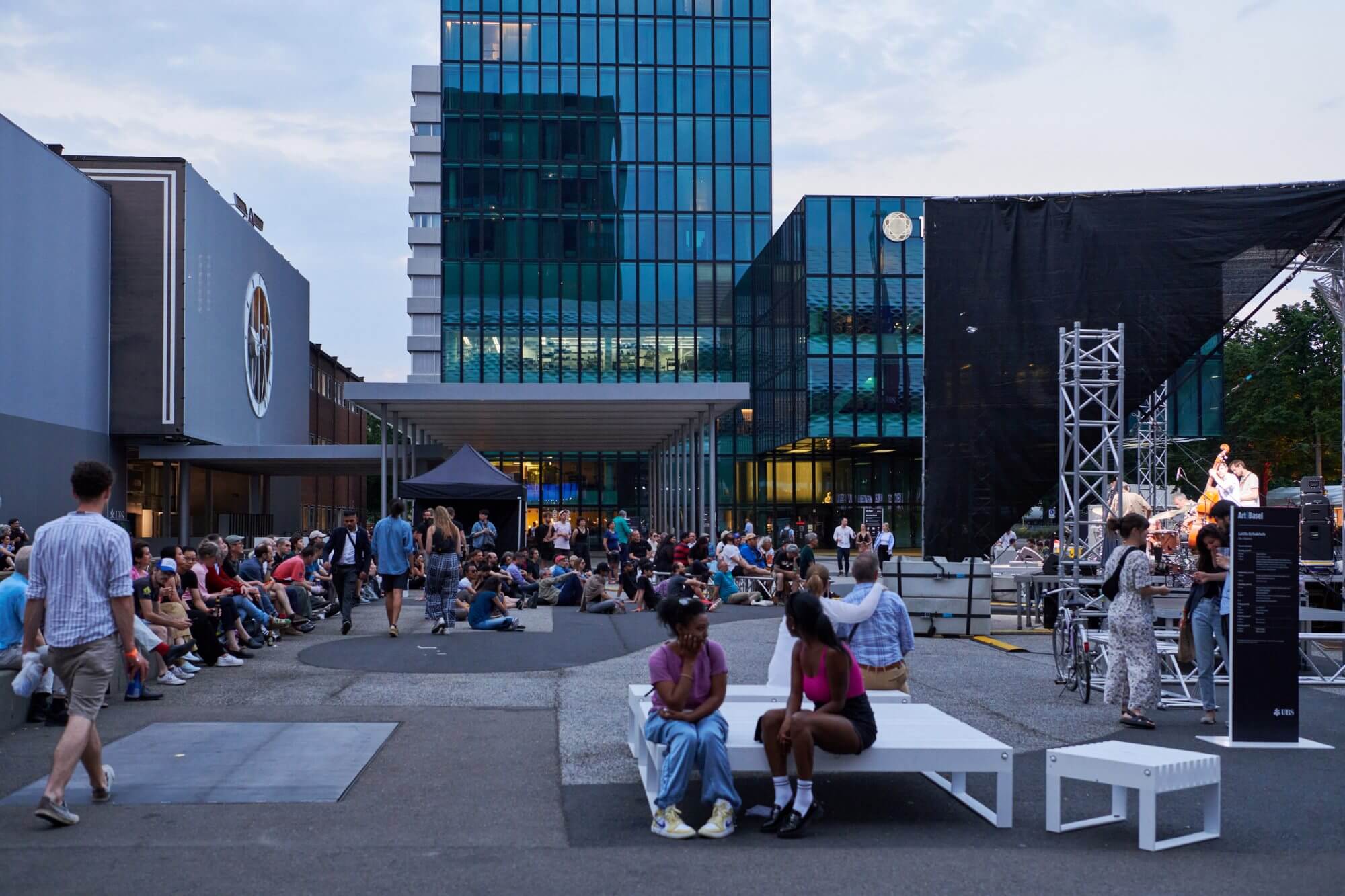 概覽 Art Basel in Basel：新推 Basel Exclusive 優先首發專區－2026 巴塞爾藝術展瑞士本營旗艦展會